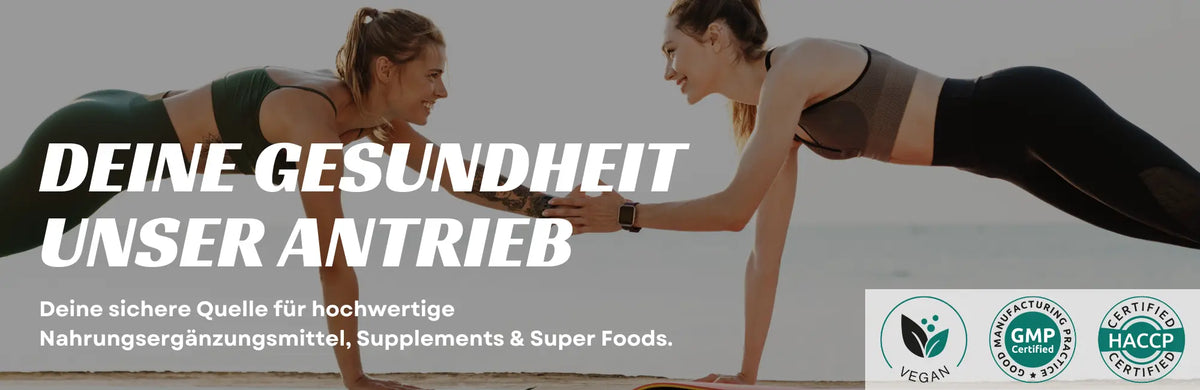 Zwei Frauen beim Training am Strand: Deine Gesundheit, unser Antrieb